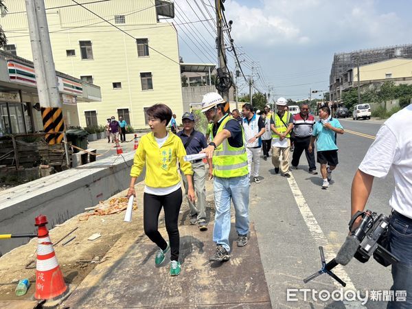 ▲立委陳亭妃強調「蹲點8年、準備8年」，要為台南完成最後一哩路。（記者林東良翻攝，下同）