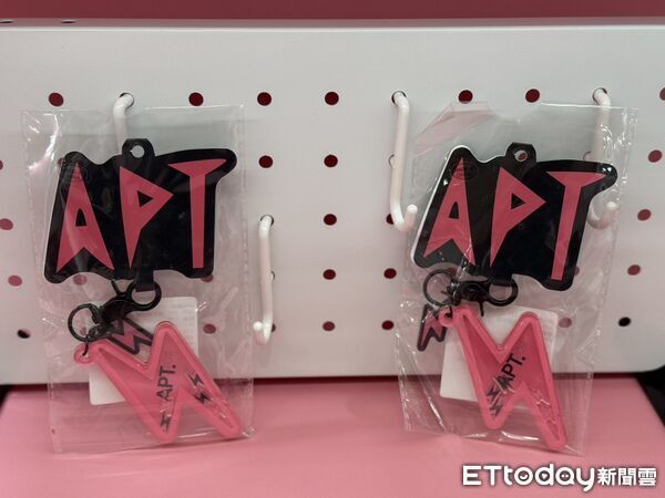 ▲▼BLACKPINK ROS&Eacute;快閃店登錄高雄。（圖／記者許宥孺攝）