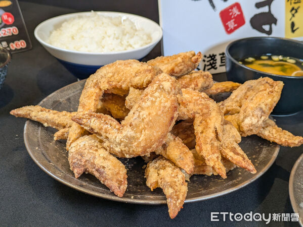 ▲日本炸雞品牌「KARAYAMA」首度登台。（圖／記者黃士原攝）