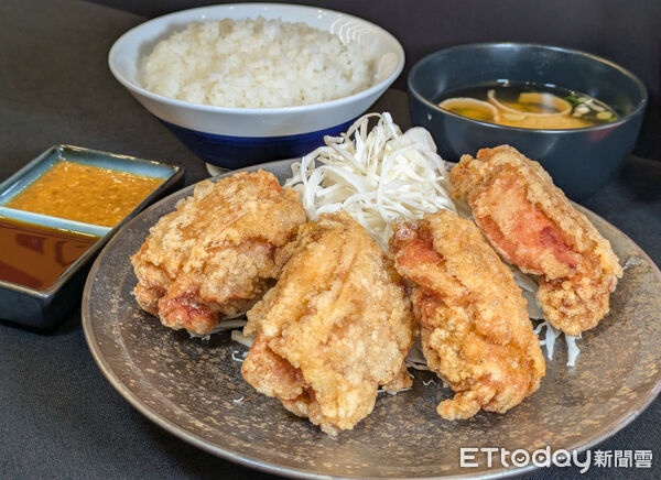 ▲日本炸雞品牌「KARAYAMA」首度登台。（圖／記者黃士原攝）