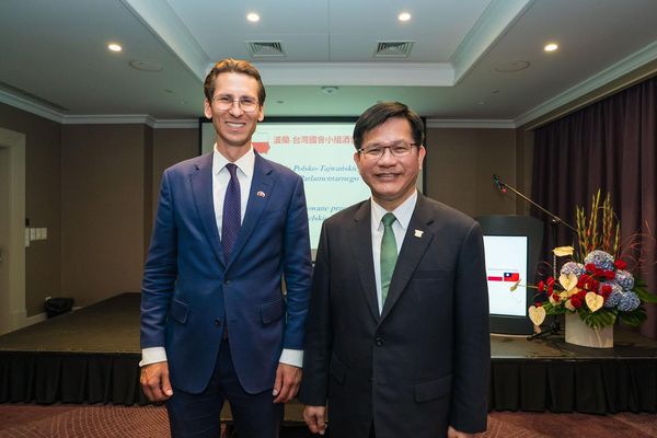 ▲▼外交部長林佳龍9月30日特別安排時間設宴，親自向長期力挺台灣的波蘭國會議員表達感謝。（圖／翻攝自Facebook／林佳龍）