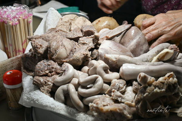 ▲▼仁愛市場大腸圈。（圖／部落客水晶安蹄不務正業過生活授權提供）