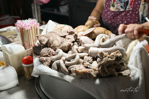 ▲▼仁愛市場大腸圈。（圖／部落客水晶安蹄不務正業過生活授權提供）