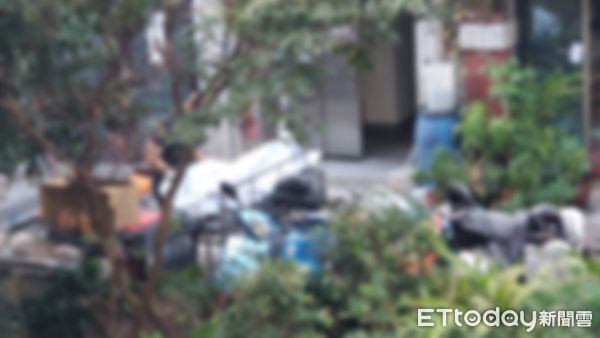 ▲▼北市內湖區公寓雙屍，40多歲母、10歲女童死亡。（圖／記者黃彥傑攝，下同）