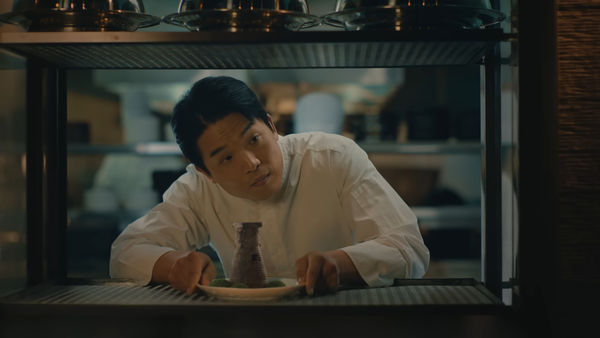 ▲GD穿機師制服咬卡！　「卡司陣容超華麗」自願無酬拍APEC宣傳片。（圖／翻攝自YouTube／APEC 2025 KOREA）