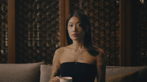 ▲GD穿機師制服咬卡！　「卡司陣容超華麗」自願無酬拍APEC宣傳片。（圖／翻攝自YouTube／APEC 2025 KOREA）