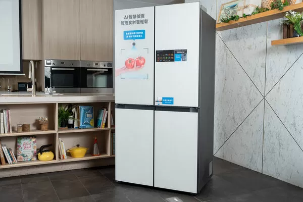 ▲三星在台推出全新 Bespoke AI Hybrid 四門旗艦冰箱。（圖／品牌提供）