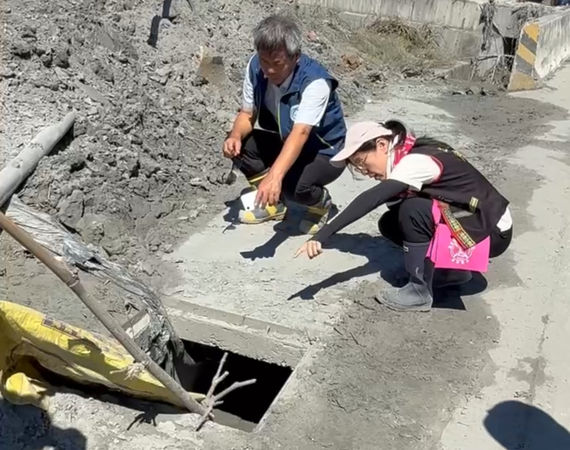▲▼民進黨立委陳瑩關心花蓮光復鄉阿陶莫災區垃圾處理情形。（圖／翻攝自Facebook／陳瑩（Ying Chen））