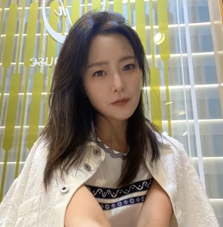 ▲▼金喜善連假前痛失家人！母親驟逝享壽86歲　女兒、老公守身旁。（圖／翻攝自金喜善IG）