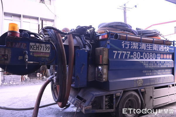 ▲▼在各界協力下共出動17台清溝車清溝，累計清洗近5公里長度。（圖／花蓮縣政府提供，下同）