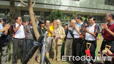 珍古德博士辭世 黃偉哲:她的精神將在台南孩子心中延續