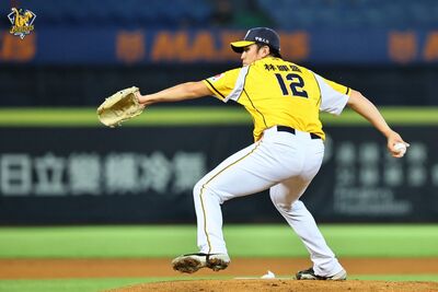 快訊／中信兄弟勇奪下半季冠軍！隊史第20座　洲際主場黃色彩帶傾瀉而出