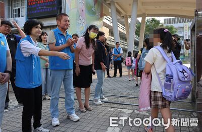 隨機砍人2童受傷引恐慌！家長急向安親班請假　縣長赴校安慰學童