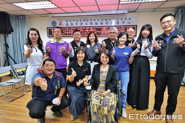 ▲基隆身障中心中秋團圓 邱佩琳陪伴共度佳節。（圖／記者郭世賢翻攝）