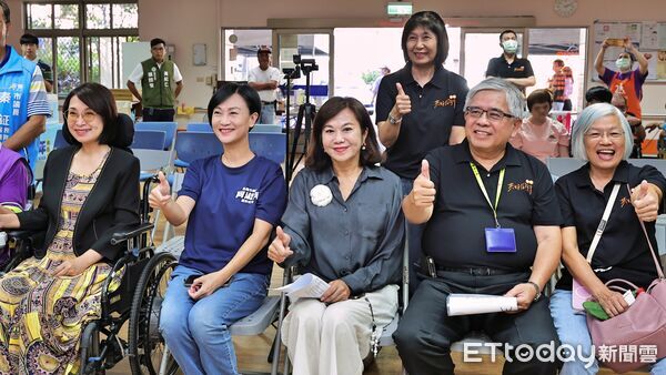 ▲基隆身障中心中秋團圓 邱佩琳陪伴共度佳節。（圖／記者郭世賢翻攝）