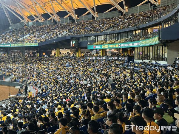 ▲▼中信兄弟封王戰票房。（圖／記者蘇嘉偉攝）