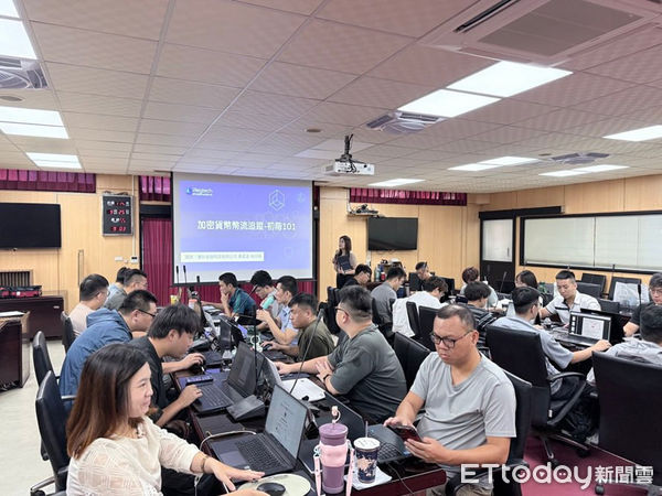 ▲屏東縣警方虛擬貨幣證照課程。（圖／記者陳崑福翻攝）