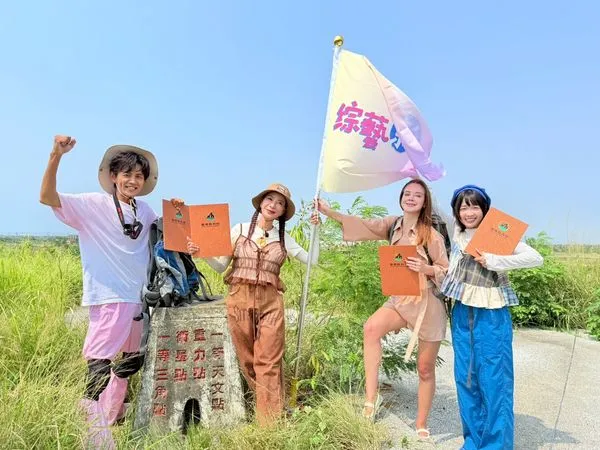 ▲阿翔(左起)、楊繡惠、安妮與籃籃。（圖／民視提供）