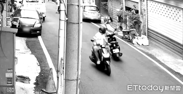 ▲▼（變色版）苗栗隨機砍人，第一現場曝光，徐姓女童當街遭砍。（圖／記者楊永盛翻攝）