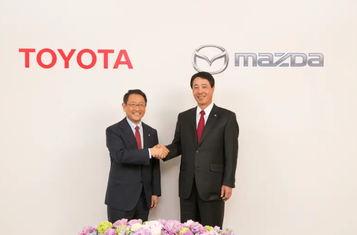 ▲下一代TOYOTA GR86與Mazda MX-5有望成雙生親戚車。（圖／翻攝自TOYOTA、Mazda）