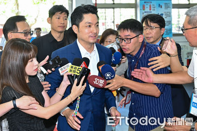 蔣萬安出席活動被問新壽土地爭議　港工校長竟推阻記者