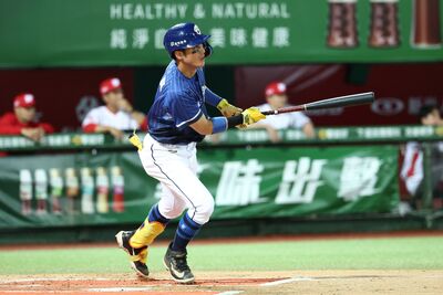 火藥味中偷閒？陳真跑去跟李凱威聊天：安打王、盜壘王