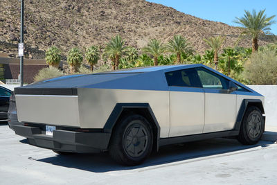 Cybertruck陷火海！奪命設計釀3死　家屬怒告：特斯拉知情不修