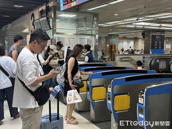 ▲▼台鐵,閘門,台北車站。（圖／記者李姿慧攝）