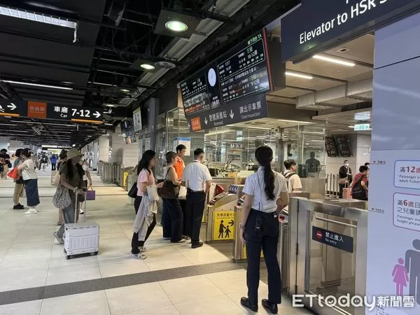 ▲▼台灣高鐵,高鐵,閘門,旅客,台北車站。（圖／記者李姿慧攝）