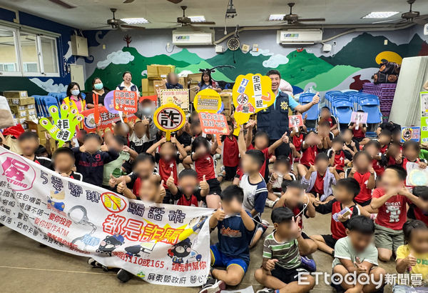 ▲打詐、護性平講座列車，開進勵古百合分校。（圖／屏東執行分署提供）