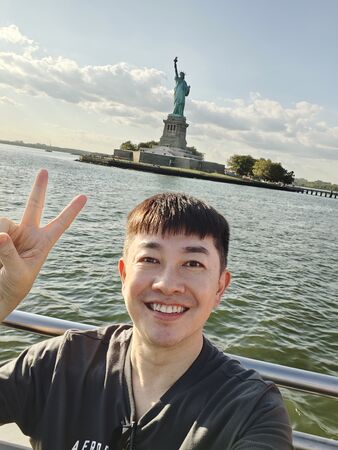 ▲李明川赴紐約旅遊 。（圖／光澤診所、產值娛樂）