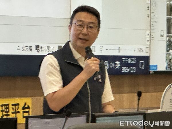 ▲▼行政院長卓榮泰、交通部長陳世凱今視察中秋疏運     。（圖／記者李姿慧攝）