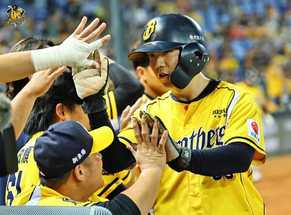 ▲中信兄弟江坤宇、許基宏、宋晟睿。（圖／中信兄弟提供）