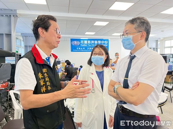 ▲▼醫療駐診已第十一天，花蓮慈院醫療團出隊成員已經超過70人，10天下來的醫療診治人次達2,663人。（圖／慈濟醫學中心提供，下同）
