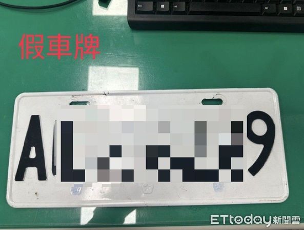 ▲潮方警巡邏啟動AI警勤系統，查獲偽照車牌。（圖／記者陳崑福翻攝）