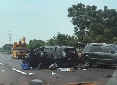 國1田尾路段聯結車、5小車撞一堆！13人受傷　混亂現場畫面曝