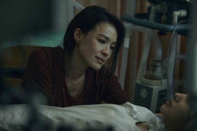 《回魂計》舒淇暴力巴掌「太舒坦」　影評讚全劇亮點：要重播3遍