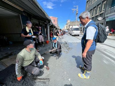 環境部長彭啓明急徵「清溝超人」!全網給建議:用機具比較快