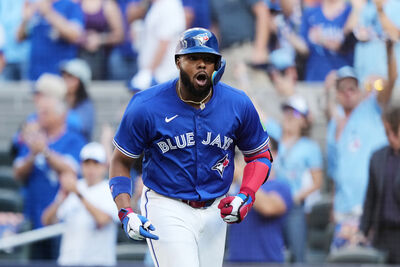 「季後賽小葛」降臨全場狂喊!小葛雷諾首轟+美技:為球迷而戰