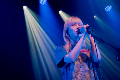 爆紅歌手來台被「台灣本土味」收服　IG狂曬認證照：我愛空心菜