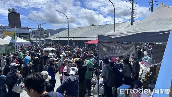 ▲▼ 中秋連假首日！破2萬「鏟子超人」犧牲假期湧光復救災　感人畫面曝。（圖／記者陳宏瑞攝）