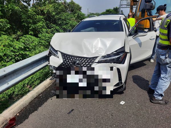 ▲國道南下217K發生6車追撞釀13傷。（圖／民眾提供）