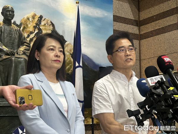 ▲▼ 國民黨秘書長黃健庭、組發會主委許宇甄 。（圖／記者崔至雲攝）