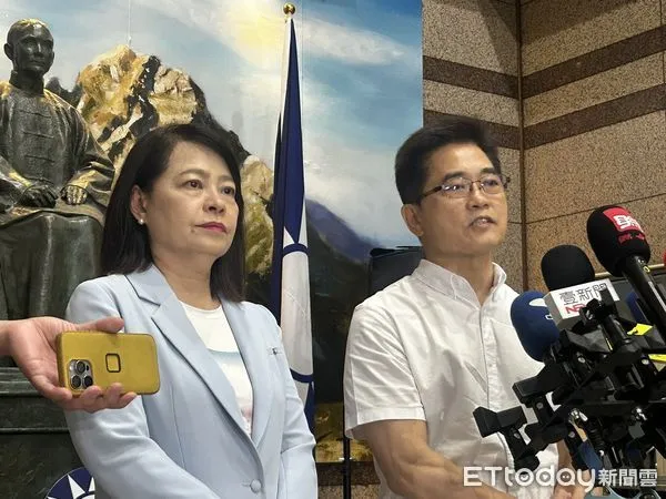 ▲▼ 國民黨秘書長黃健庭、組發會主委許宇甄 。（圖／記者崔至雲攝）