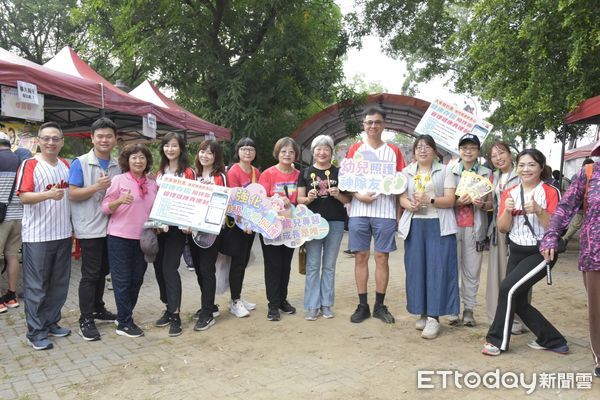 ▲台南「步步high起來 健康一起來」健走嘉年華熱鬧登場，吸引大批居民與親子參加。（記者林東良翻攝，下同）