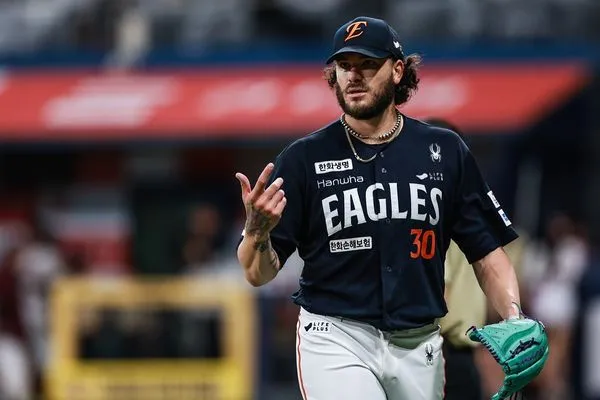 ▲龐塞（Cody Ponce）。（圖／截自韓華鷹粉絲團）