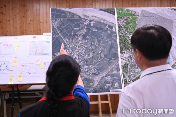 ▲前台北市長郝龍斌前往花蓮光復鄉前進指揮所關切救災進度並捐贈60萬元助災後重建。（圖／花蓮縣政府提供，下同）