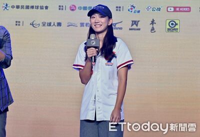 星宇空服員張甄芸將赴美參加女子職棒選秀 「女黑豹」學姊逐夢