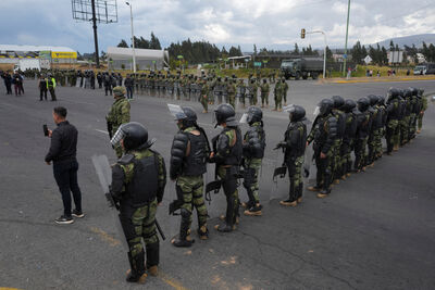 厄瓜多10省緊急狀態！取消燃油補貼引爆民怨　總統強硬發聲