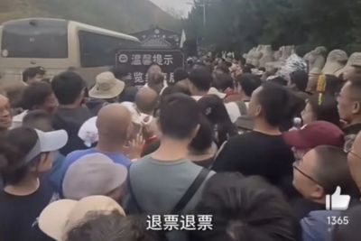 滯留！限流！退票！　陸長假多地景區遊客爆滿狀況頻傳